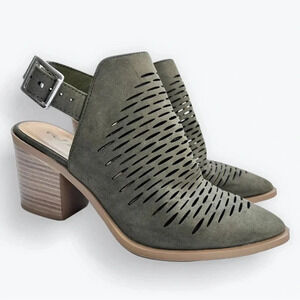 Ankle bootie . Olive green. Size 7/8